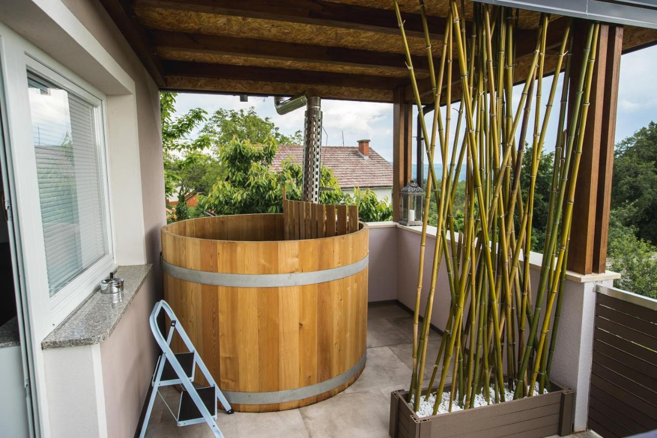 Apartment Ma&Ja With Hot Tub Metlika Exteriör bild